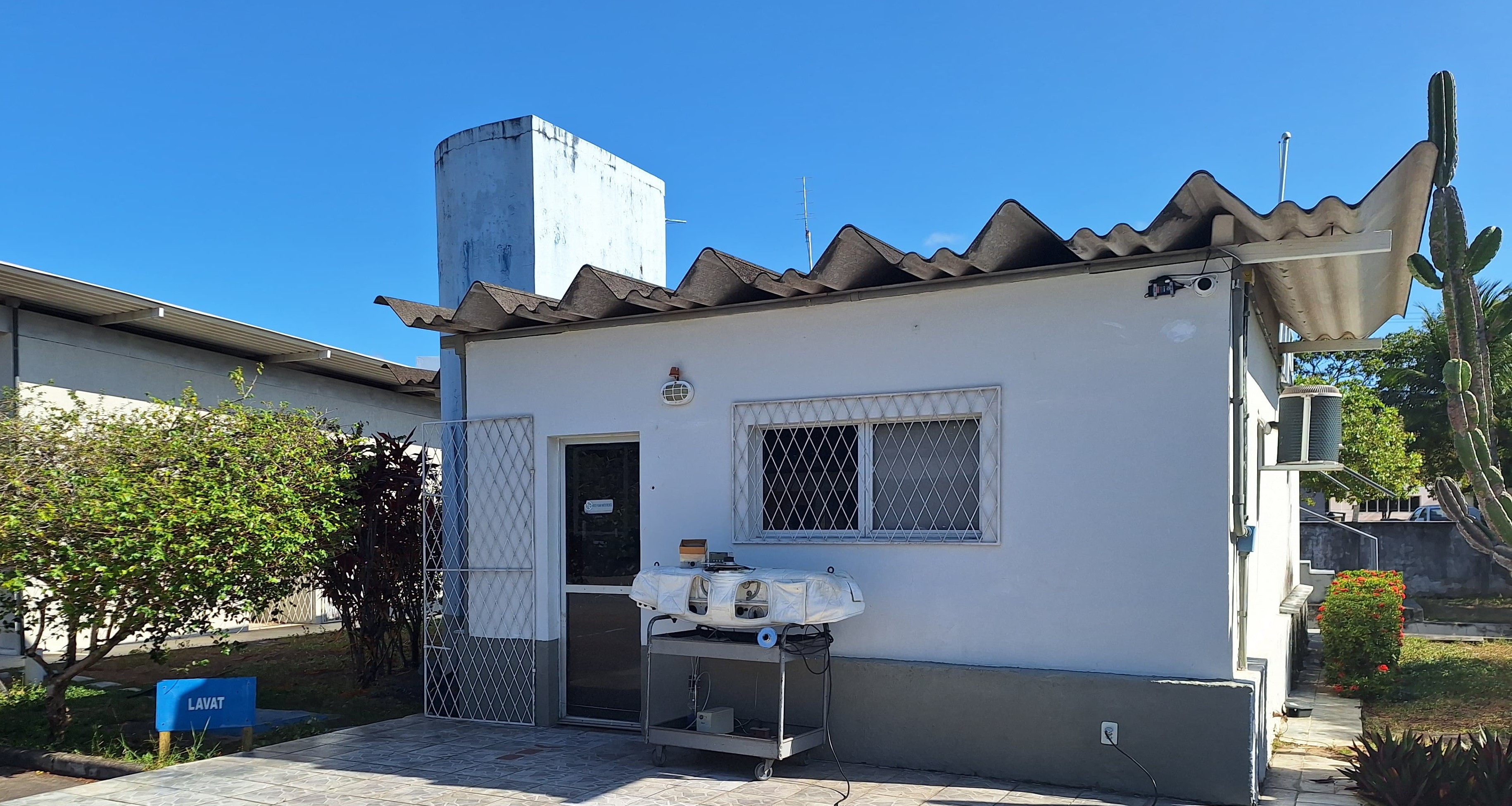 Foto da frente do LAVAT